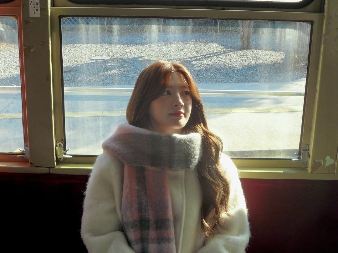 France_SeeunFan's tweet photo. 📸 ¦ #SEEUN a publiée de nouvelles photos sur son instagram personnel i.m.princesseun 🦊
"Bonjour ❄️"
#STAYC #OverU https://t.co/pc9crTreIm