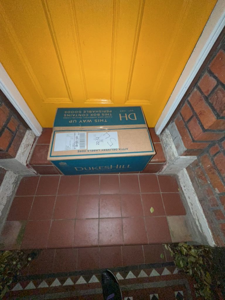 SophyTayler's tweet photo. Yellow #Frontdoor.  Do you recognise it? Please DM me My missing #parcel was wrongly delivered by #dpd should have come to my address in #SE5 #Camberwell . Should be somewhere fairly local https://t.co/wOKbU60eGd