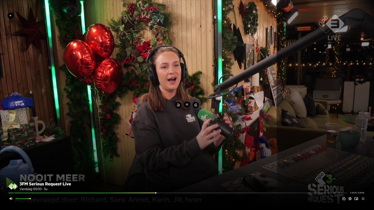 Vannacht uit bed omdat ik een plaatje had aangevraagd voor #seriousrequest2024. Een nummer van S10 en <a href="/froknroll/">Froukje</a>. Gewoon omdat ik met mijn gezonde dochter wel naar een concert kan en dat voor kinderen met deze metabole ziekte nog maar de vraag is.

npo3fm.nl/thema/serious-…