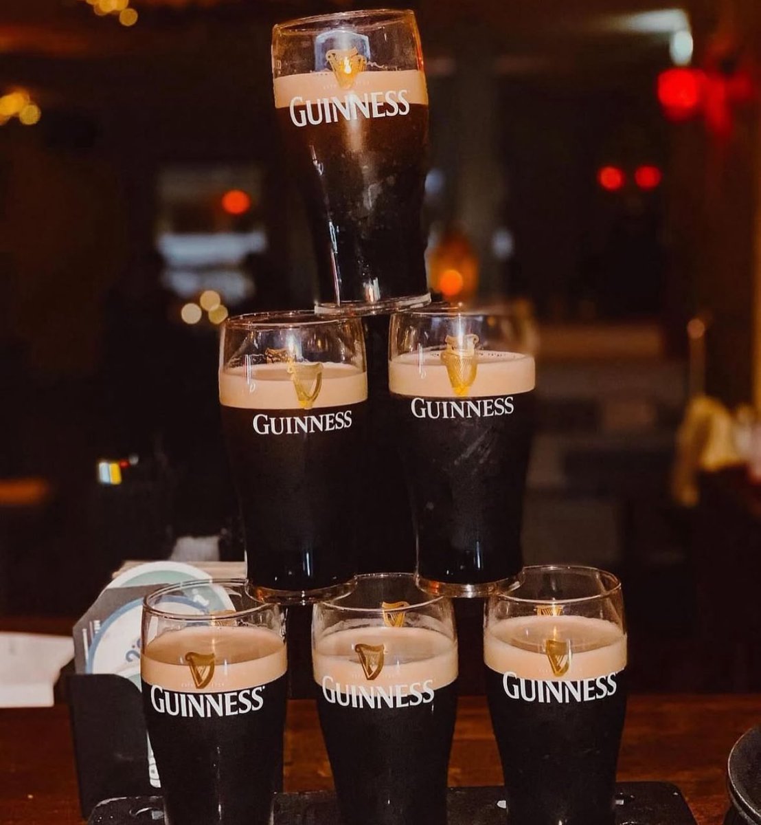 norsemanpub's tweet photo. Wishing You and Yours a very Merry Christmas from all The Norseman Team🎄
Back open for post-Christmas Pints on the 27th🍻
#thenorseman #pub #templebar #dublin #dublinpubs #guinness #christmas #lovetemplebar #discovertemplebar #tistheseason #guinnesstree #merrychristmas https://t.co/8luokqi0db