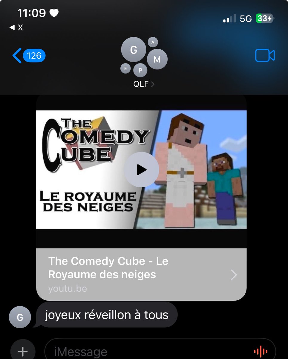 mon petit frère c'est le roi qu'il pense être