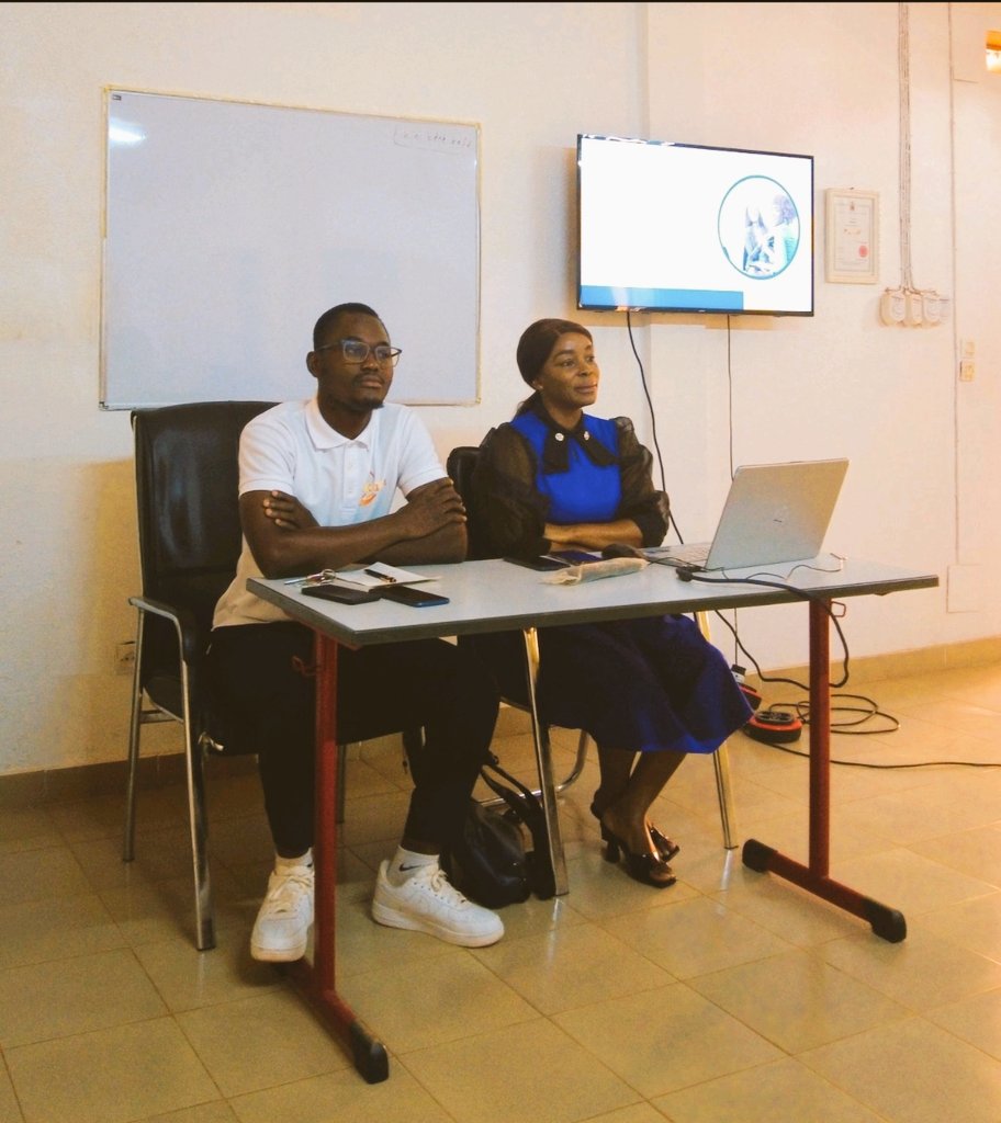 aimnicokam's tweet photo. Ce fut un immense plaisir d'avoir co-animé un atelier sur le Leadership transformationnel à l'endroit de la gente féminine. Aux côtés de la Directrice de Inkuba Academy j'ai entretenu les participantes sur la Blockchain de Cardano et les avantages qu'elle offre.

#inkuba_hub #ADA https://t.co/ELxX3YmYwm
