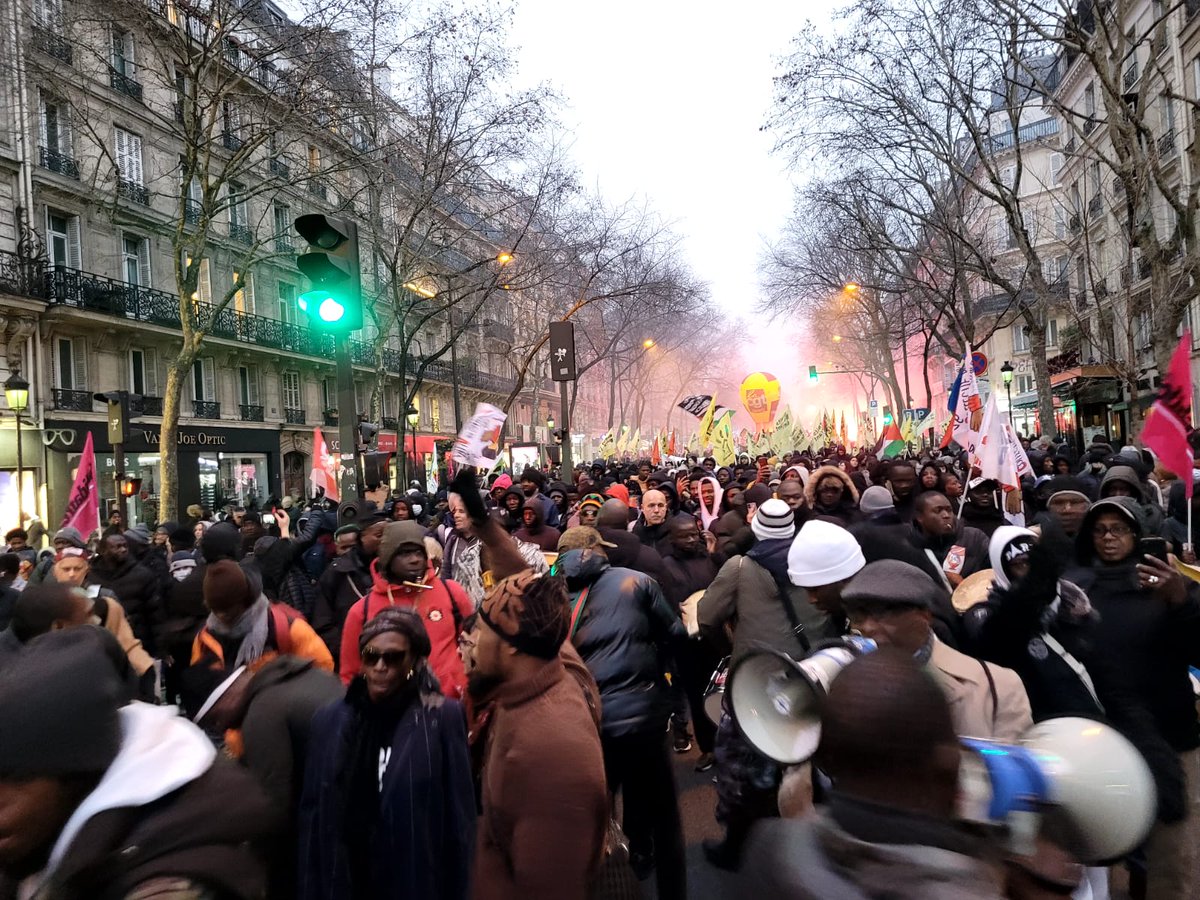 Marche des Solidarités tweet media
