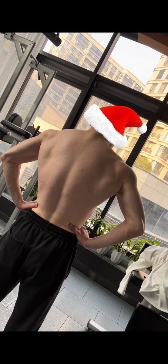 gbyuj2's tweet photo. 圣诞🎄快乐 https://t.co/WuPM8Pp4Vt