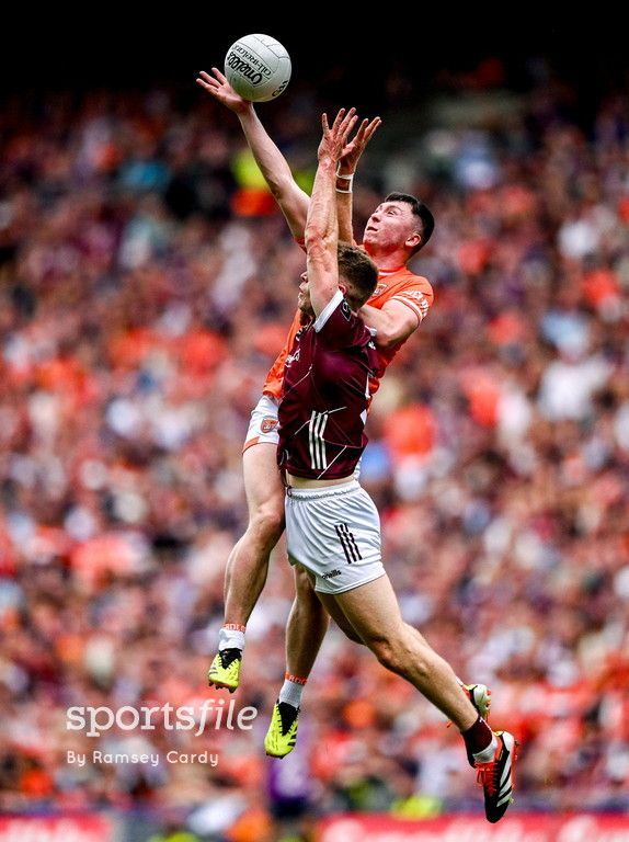 Sportsfile Images of the Year! ✨ 

Oisin Conaty of Armagh in action against Dylan McHugh of Galway during the GAA Football All-Ireland Senior Championship Final in July.

📸 <a href="/ramseycardy/">Ramsey Cardy</a>

sportsfile.com/more-images/11…