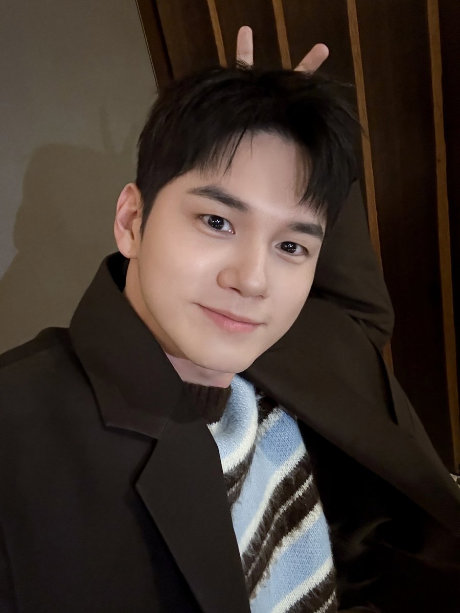 [🎥] #옹성우 가 목소리로 참여한 영화 #니코오로라원정대의모험 이 개봉했습니다❗️
옹성우의 첫 성우 도전기‼️
꼬마 사슴 니코의 목소리가 되어 위로에게 더욱 뜻깊은 크리스마스를 선물할 예정인데요🎁
우리 오늘부터 전국 극장에서 만나요🫶🏻

#ONGSEONGWU