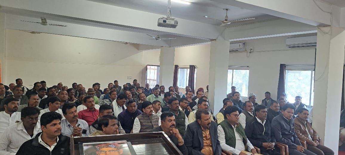 महासंघ पदाधिकारी सम्मेलन सूचना
 भोपाल दि. 23-12-24

🚩 पंचायत सचिव महासंघ का प्रदेश स्तरीय सम्मेलन संपन्न।
🚩 पंचायत सचिव महासंघ की नवीन कार्यकारिणी घोषित।
🚩 भारतीय मजदूर संघ के प्रदेश कार्यालय ठेंगड़ी भवन भोपाल में पंचायत सचिव महासंघ का प्रदेश स्तरीय सम्मेलन संपन्न।