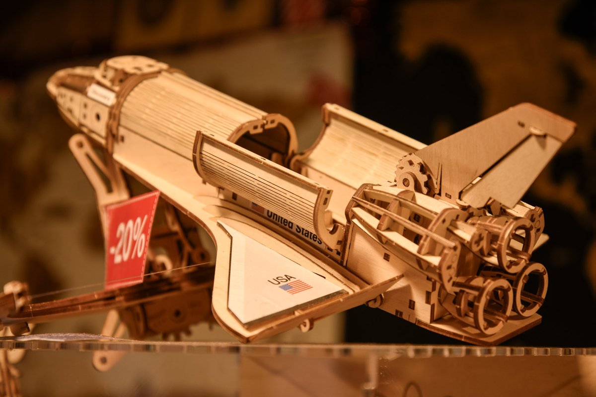 Nos exposants vous accueillent aujourd'hui jusqu'à 17h pour dénicher vos derniers cadeaux de Noël 🎁

Bijoux fait main, puzzles 3D en bois, maroquinerie et chapeaux, lampes en porcelaine, vous avez l'embarras du choix pour faire plaisir 🎅🏻

#marchedenoel #amiens #christmasgift