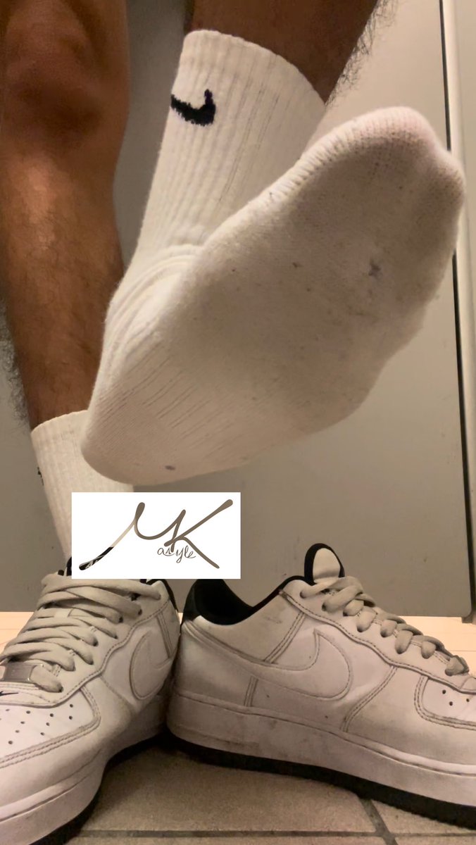 有人缺原味白襪嗎？？？
穿著天數/黑髒/加料/客製都可以

衣櫃太多襪子
出清一下

很久以前有人問過
訊息也被洗掉了
有意歡迎再私

趁過年前看有沒善心人士要收購(⸝⸝ᵕᴗᵕ⸝⸝)
#原味襪 #原味