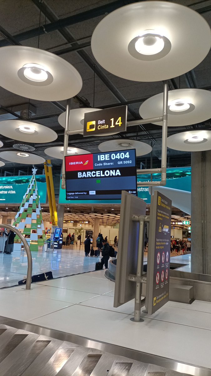 uswill's tweet image. E aqui seguimos esperando la maleta de esta empresa 🗑️ @Iberia . De aqui por delante solo @Renfe