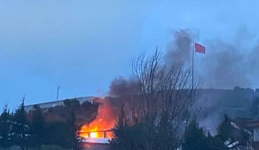 Balıkesir’in Karesi ilçesinde patlayıcı üreten bir fabrikada meydana gelen patlamada 12 kişinin hayatını kaybettiğini derin bir üzüntüyle öğrenmiş bulunuyoruz. Hayatını kaybedenlere Allah’tan rahmet, yakınlarına sabır ve başsağlığı, yaralılara ise acil şifalar diliyoruz.