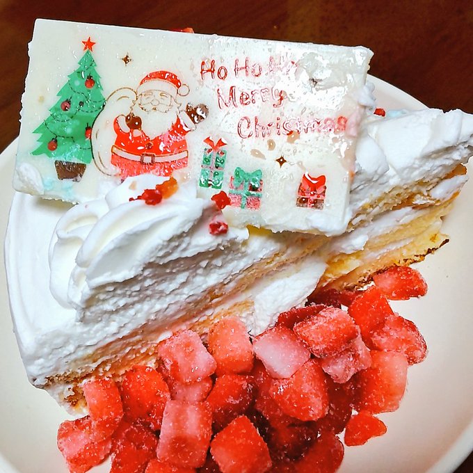 折角なので雑なケーキの画像もアップしとこう

Merry Christmas…🤗🎄🎅🎁✨ 