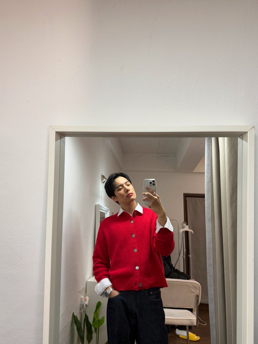 OfficialMONSTAX's tweet image. 메리메리크리스마스 설레며웃을수있는 하루가 되길바래요 -요정 #민혁