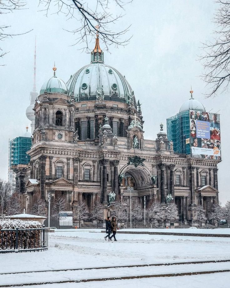 MarkYuma7879's tweet photo. Berlin is impressive with its energy and cultural diversity. Working on this project here is a chance to draw inspiration from the city every day. The first few days have been packed with meetings and strategy discussions with the team. https://t.co/2mUebBdbu1