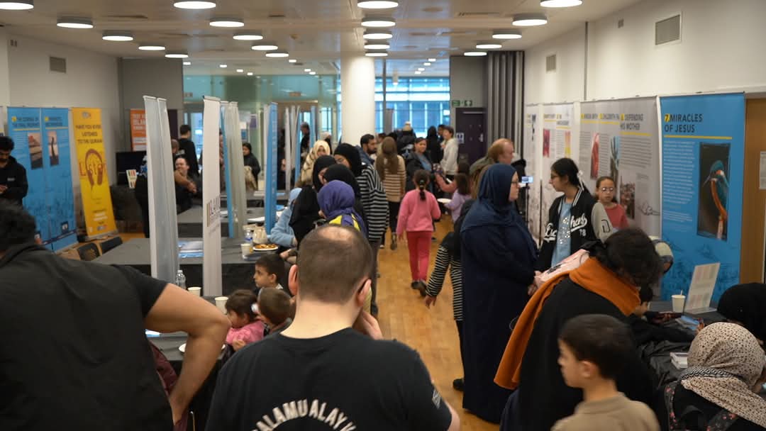 islam_diversity's tweet image. Alhamdulilah, we wrapped up the year with our famous "Jesus in Islam" exhibition. 🙌

We engaged in many conversations about our beloved prophet Isa (Jesus) peace be upon him and our beliefs of his message. 🌏

supportIDC.com

#JesusInIslam #InterfaithDialogue