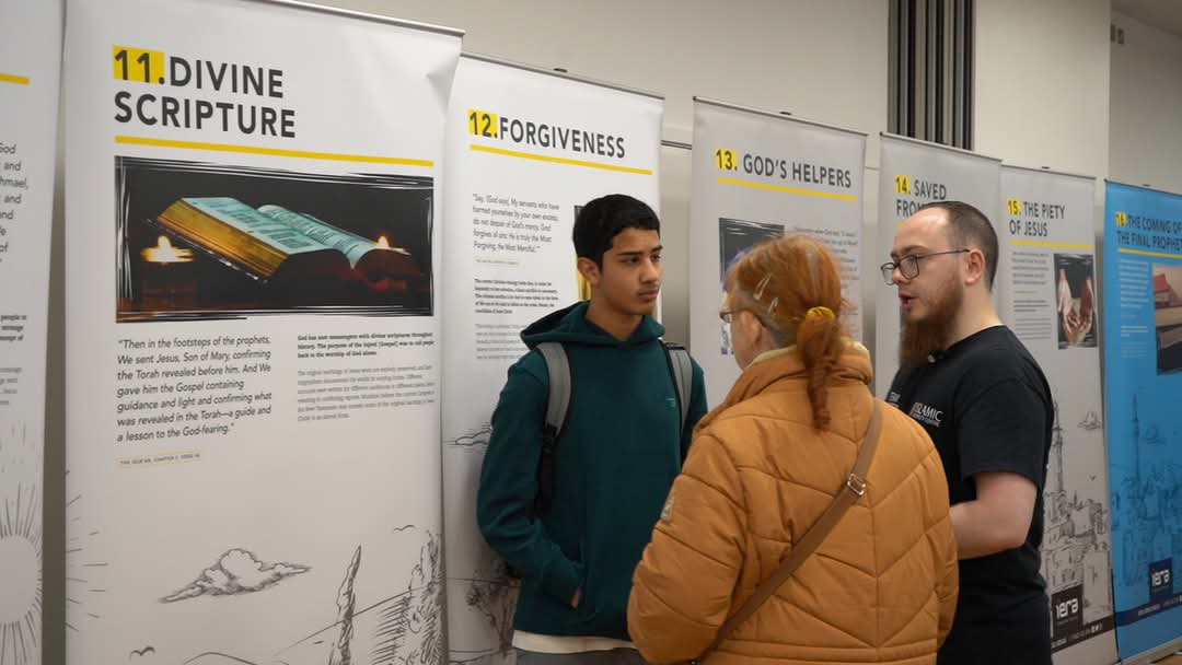 islam_diversity's tweet image. Alhamdulilah, we wrapped up the year with our famous "Jesus in Islam" exhibition. 🙌

We engaged in many conversations about our beloved prophet Isa (Jesus) peace be upon him and our beliefs of his message. 🌏

supportIDC.com

#JesusInIslam #InterfaithDialogue