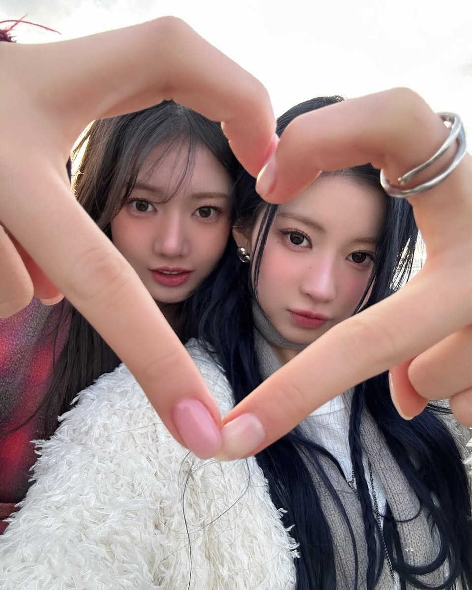 81417bmonya's tweet photo. 아사로라 셀카 계속되길 …💕💕 https://t.co/3mtmyhhux9