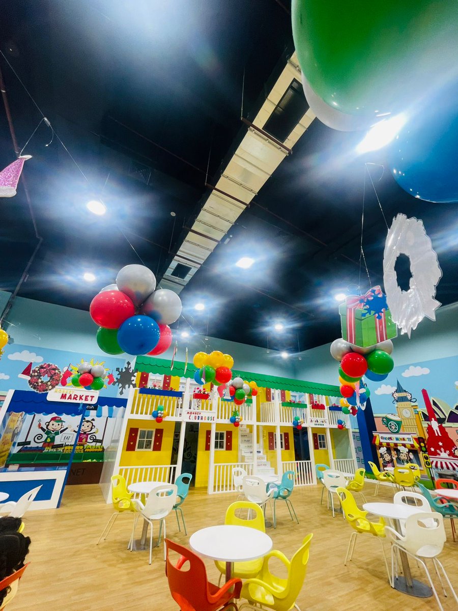 CheekyMonkeysAE's tweet photo. 🎁Feel the holiday magic in the air!❄️ Our Christmas-themed stores are ready to welcome you for a day full of joy, laughter, and festive fun!🎄 Come and celebrate the season with us!✨

#indoorsoftplay #softplayfun #CheekyMonkeysUAE https://t.co/huVolom2yH