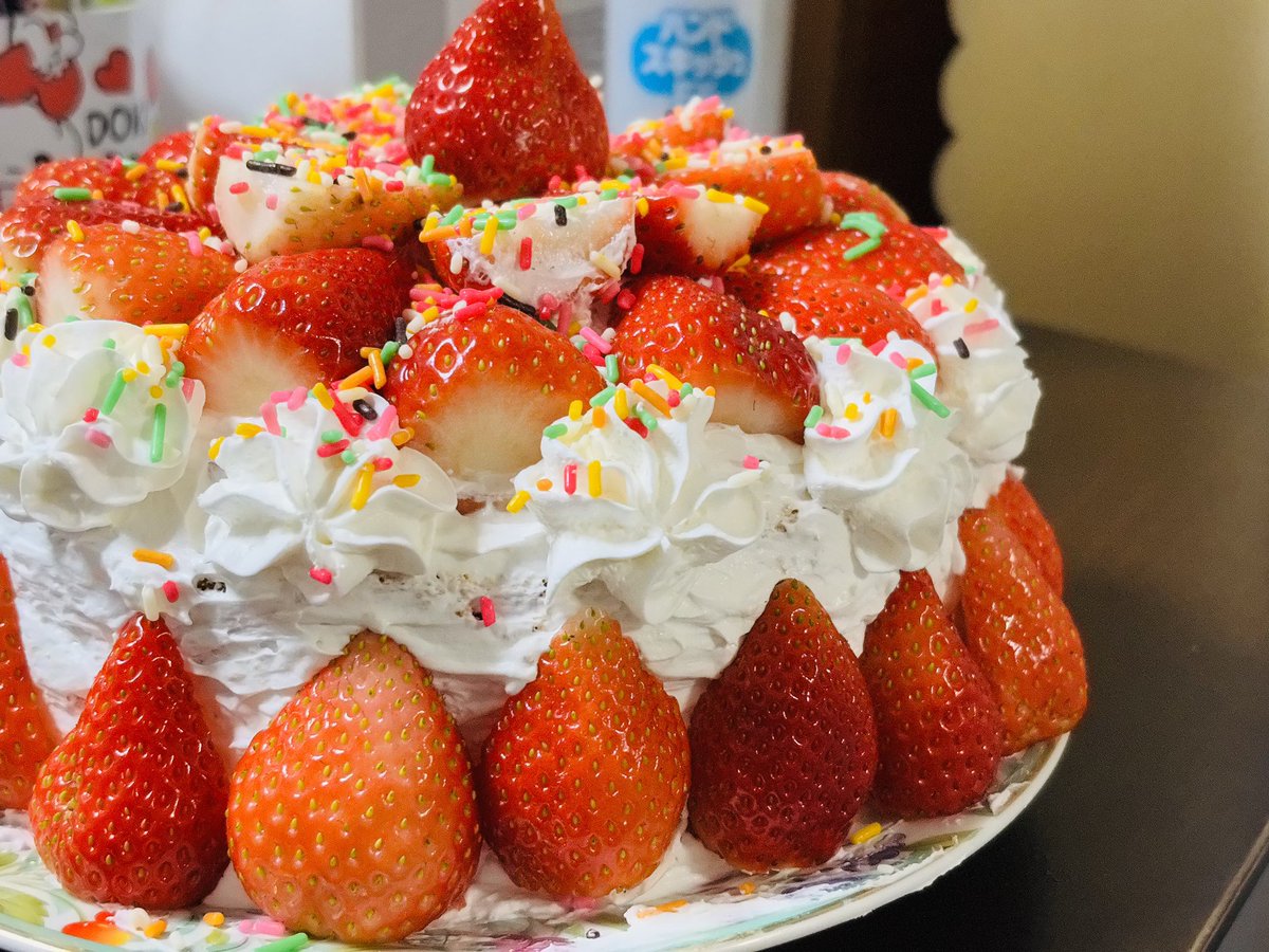 sqlzz_'s tweet image. 友達とケーキつくった！！