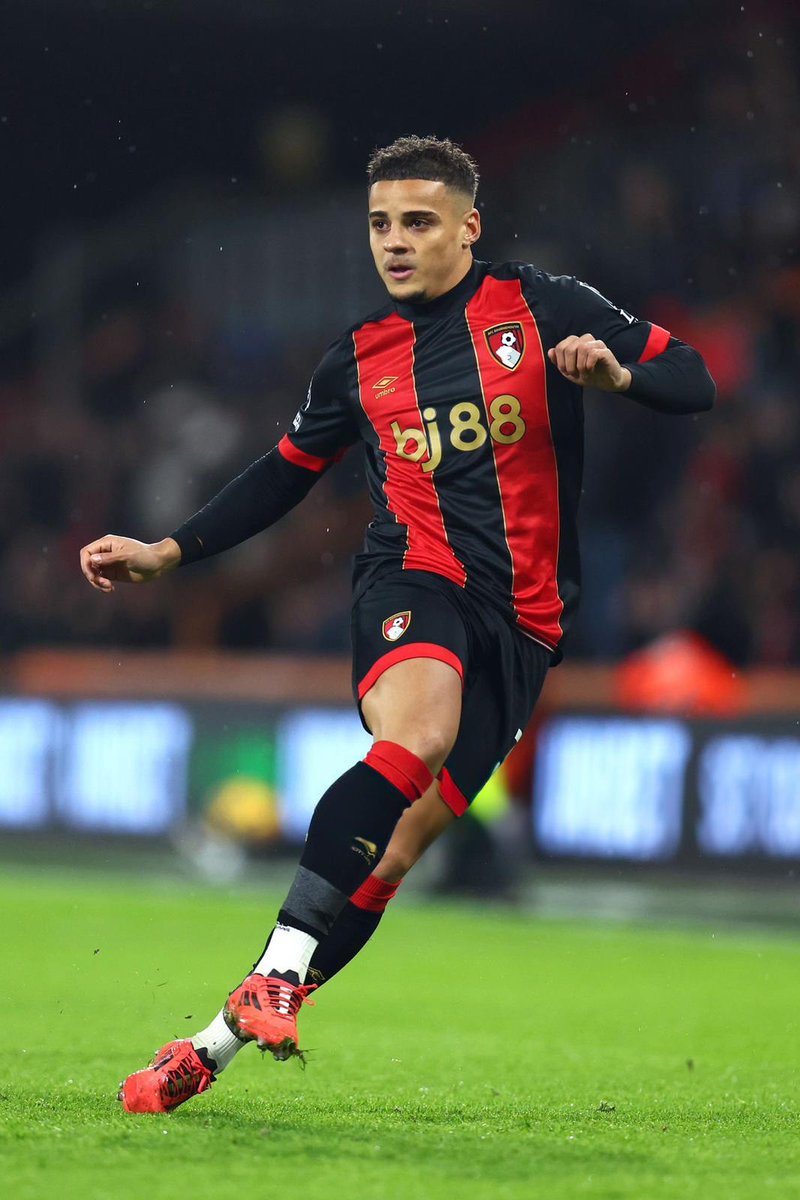 ❗️Max #Aarons is now available on loan from #Bournemouth. Return #Édouard and get him, it could improve our RB. He's better than #Justin. Thoughts?

#lcfc #ruud #RVN #Nistelrooy #leicester #Roma #Galatasaray #BFC #NEWS #transfers #deal #loan #cpfc #foxes #kingpower