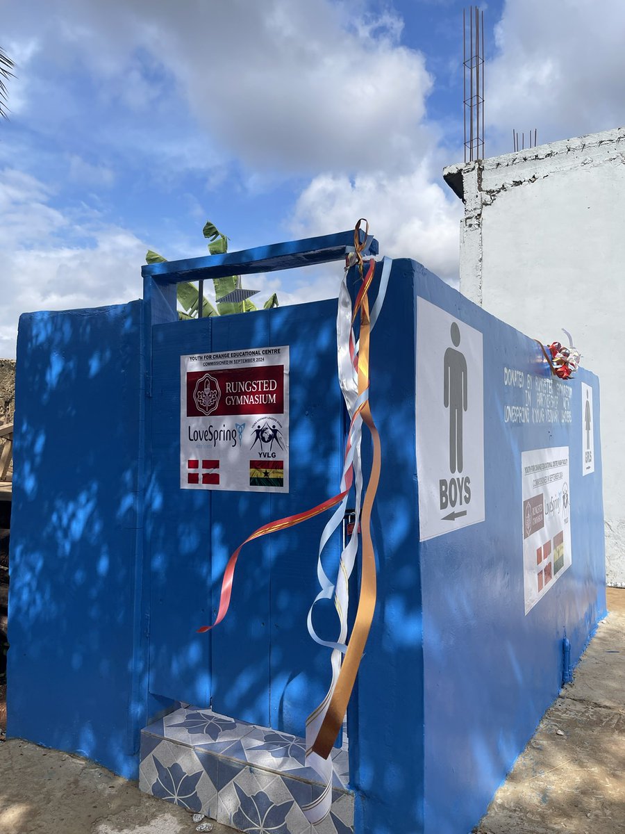 YVLGhana's tweet photo. 🚿 Promoting #Hygiene, Changing Lives!
We are excited to announce the completion of washroom facilities at the Youth for Change Educational Center! 🏫
✅ 4 standing showers (2 for #girls, 2 for #boys)
✅ Improved #sanitation for over #boys and #girls of the school community. https://t.co/tj1lOmtNlq