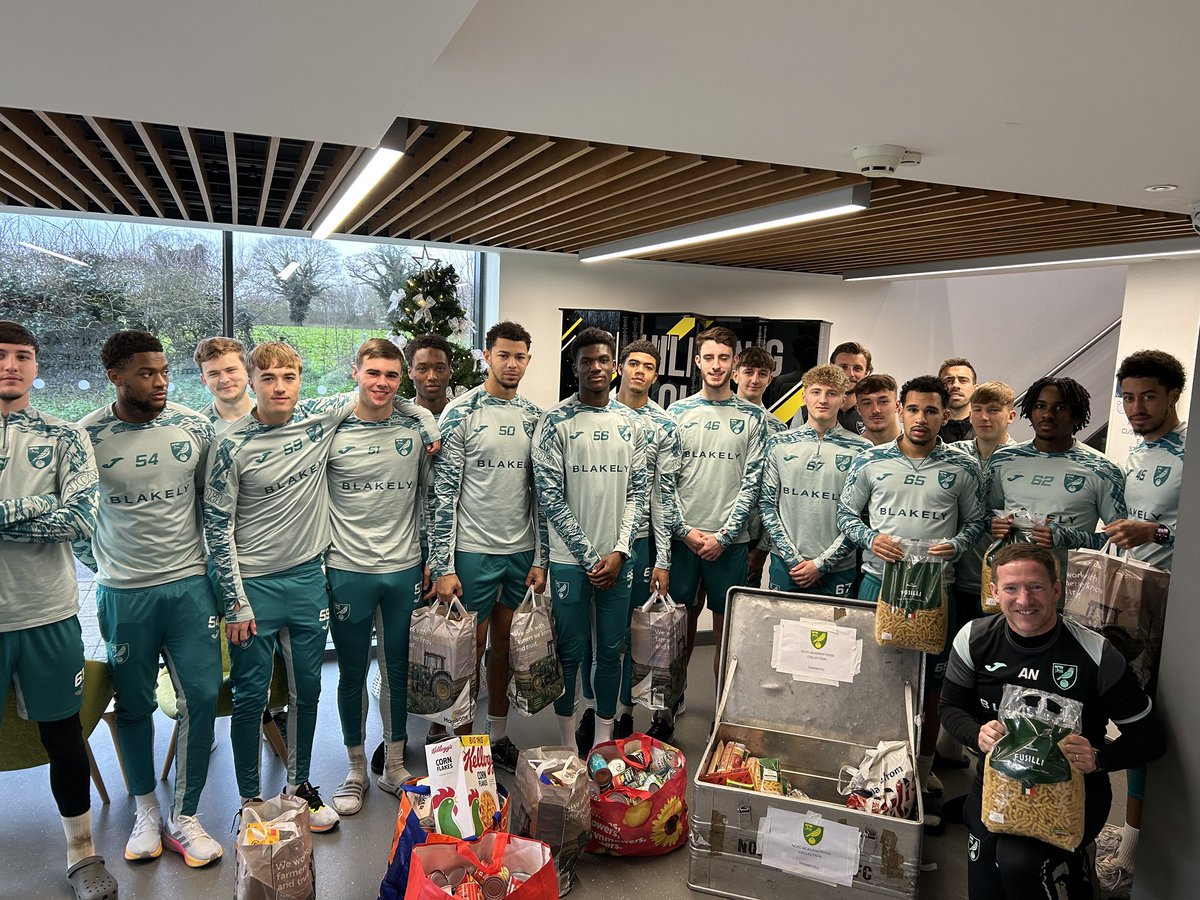 Our academy players and staff have been  doing a food collection for those in need over the holiday period, ably led by our Under-21 squad 💛