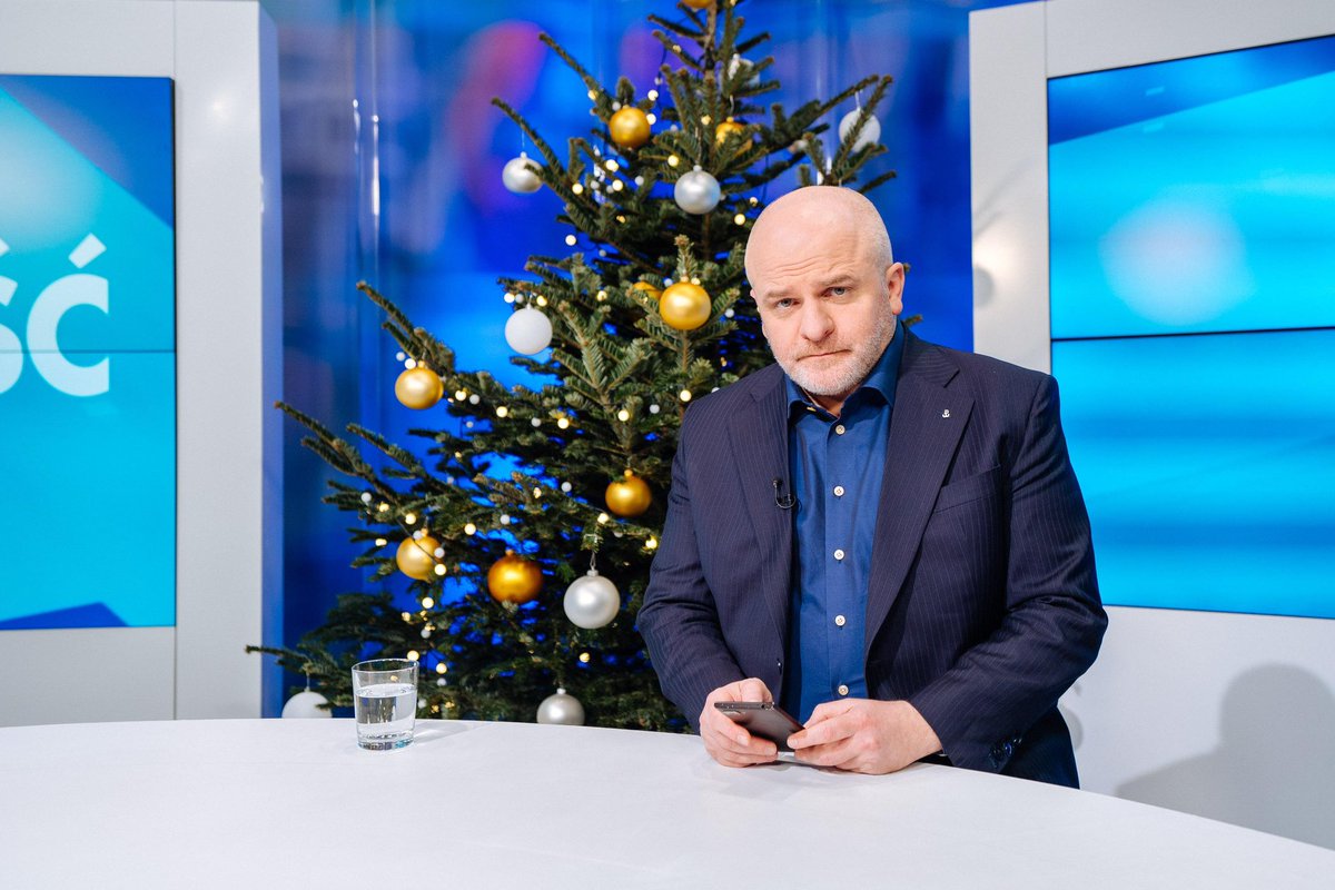 pawelkowalpl's tweet image. Przed rozmową w @tvp_rzeszow 📸

#wywiad #rozmowa #aktualności #zakulisami