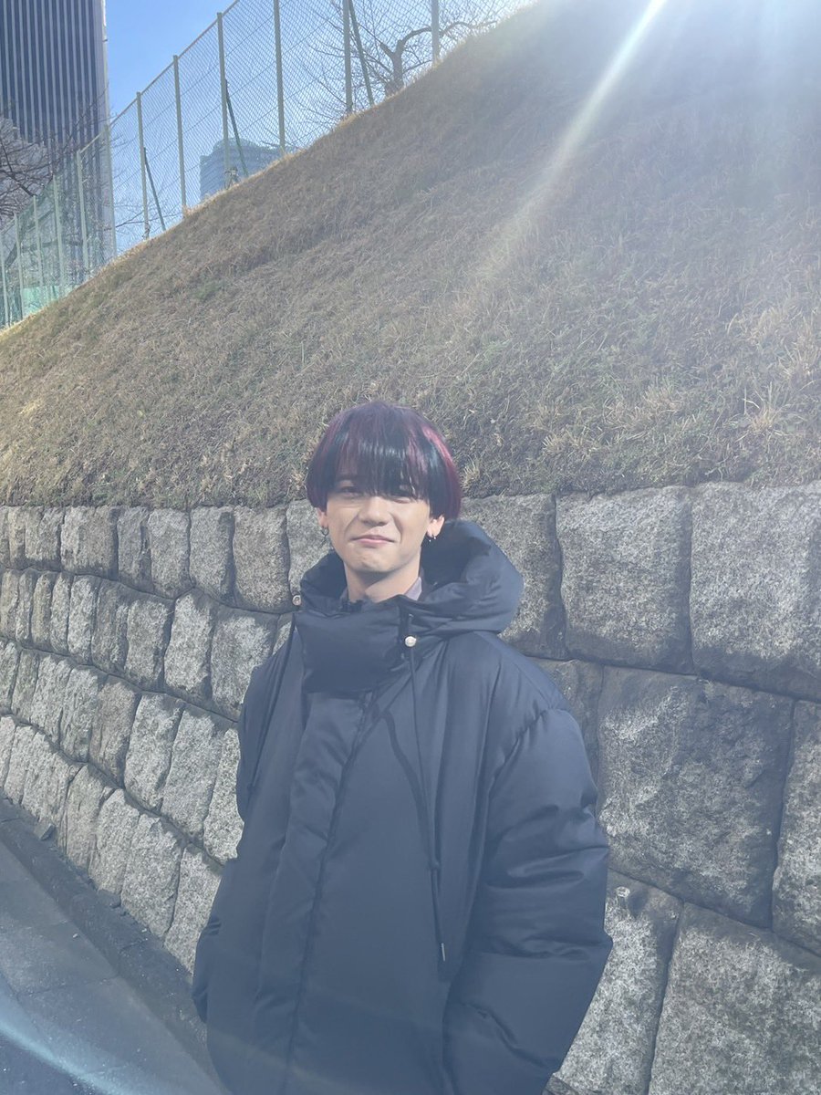 nakajima_1st's tweet photo. Happy Holidays🎄✨

イヴだねぇ〜！
今年のクリスマスは
今日も明日もメンバーみんなで過ごす！

僕の目標はこの2日間思う存分
クリスマスの曲を楽しむこと！！🎧

みなさんにとってのクリスマスソングは
なんですか？？🎅🎁

そた https://t.co/7KiwocL1dW