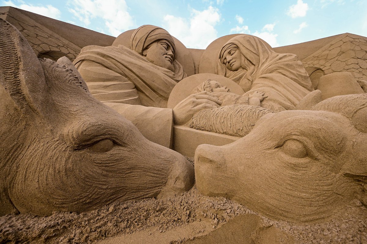 El equipo  de la concejalía de Promoción Económica y Ciudad de Mar te desea una Feliz Navidad. 🫶

📍Belén de Arena de la Playa de Las Canteras.

#LasCanteras #LasPalmasDeGranCanaria #LasPalmas #CiudadDemar #SomosMar #Playas #Alcaravaneras #LaLaja #LaPuntillaEnSanCristóbal