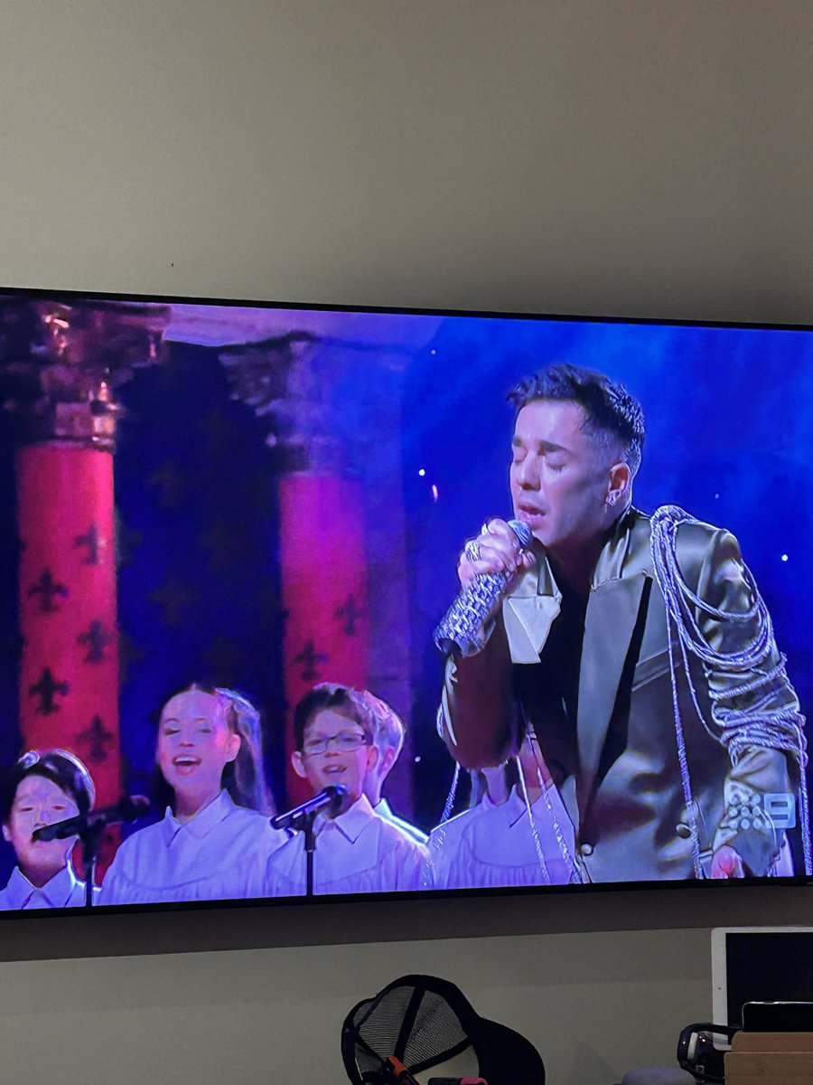 I deff couldn’t pull that suit off and I’ve seen Jimmy Choo stilettos with less heel….but Anthony Callea has a great voice and a great showman. I’m #CarolsByCandlelight