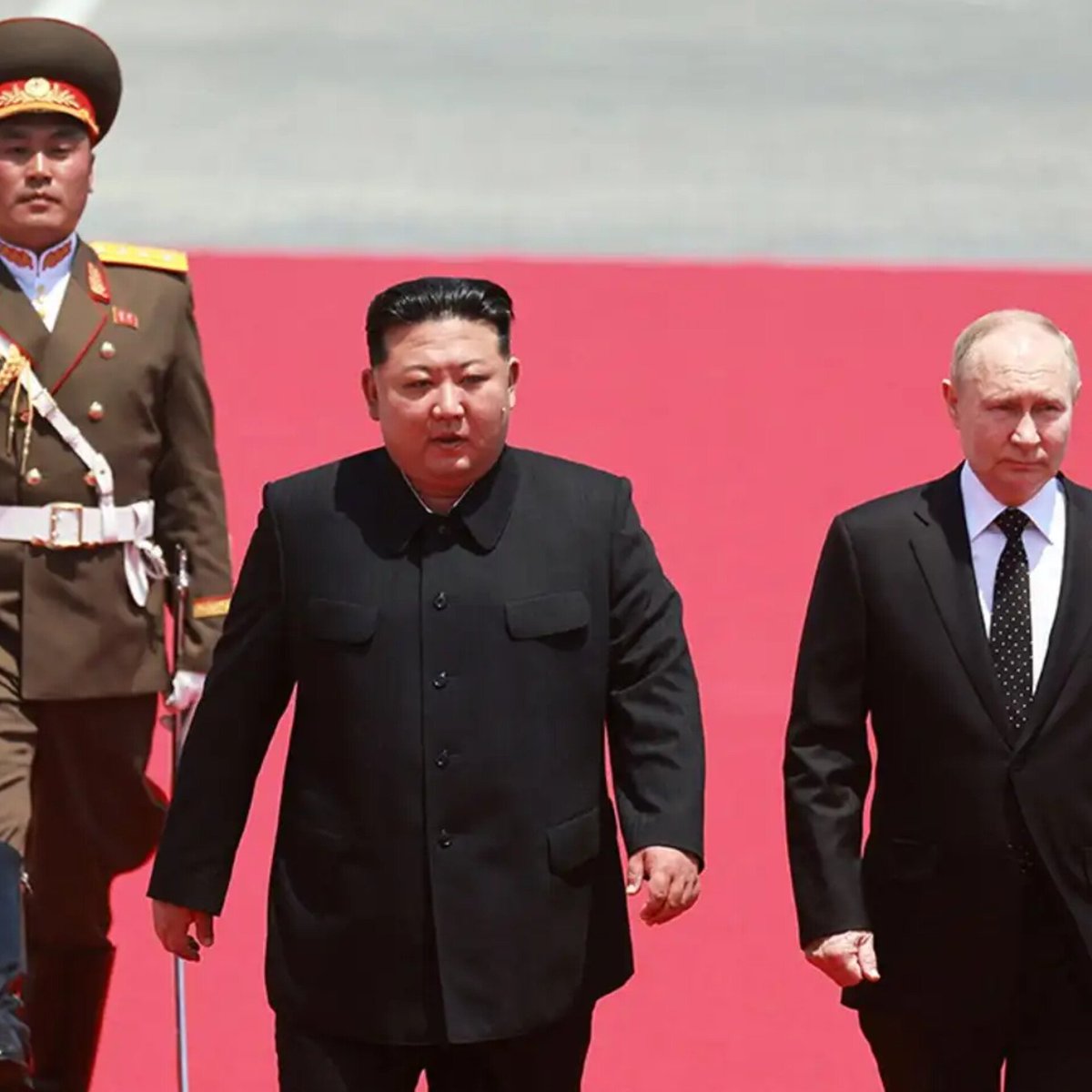 netsysmx1's tweet image. 🇰🇵🇷🇺🇮🇷⚔️🇺🇦🇺🇲🇪🇺Corea del Norte enviará más tropas para luchar por Rusia contra Ucrania, dice inteligencia #surcoreana.

Mientras la guerra en #Ucrania se aproxima a su cuarto año, #Corea_del_Norte se prepara para enviar a #Moscú más #tropas, además de las 12,000 que ya tiene allí,