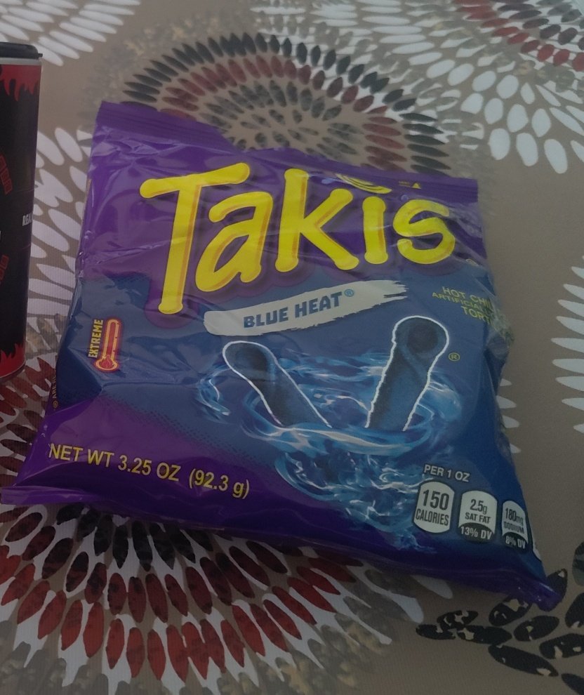 gonzalimes's tweet photo. @TakisEsp Felices fiestas!! A ver si papá Noel nos trae esto para España, están buenos, buenos y parece que pican algo 🔥🔥 😬😬😬😬 https://t.co/WAmp2zherE