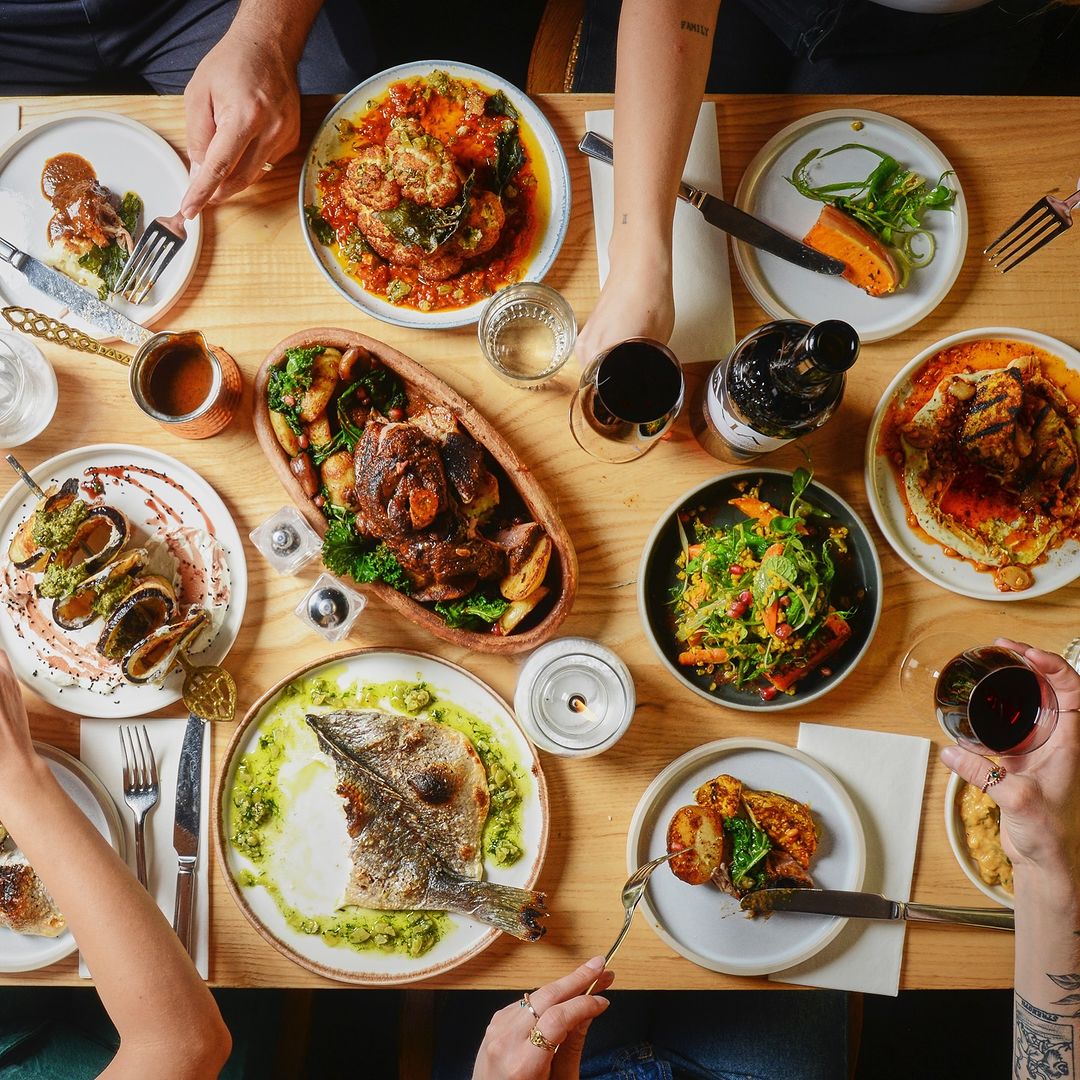 @brothermarcus_'s festive sharing menu is 10/10 🤌

Think black lime slow-roasted lamb, whole sea bream and confit garlic &amp; pine nut celeriac... among other delicious Christmas options. Book now to pre-order → brothermarcus.co.uk/locations/cove…