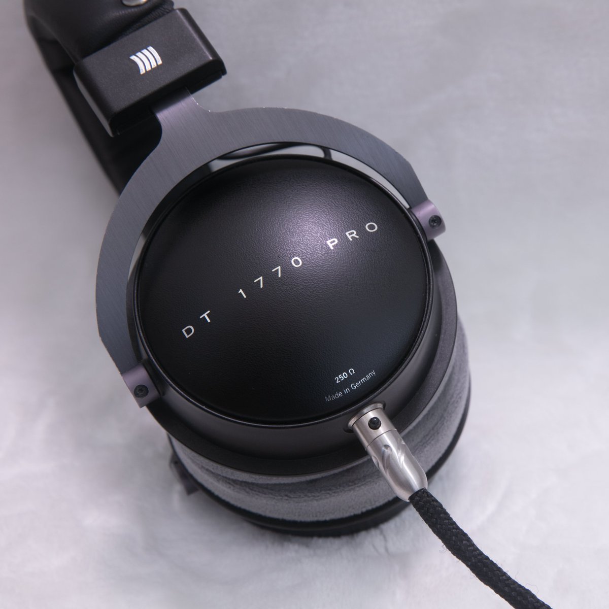 BronyaCatO2's tweet photo. @beyerdynamic @Game_Dev_Carto @beyerdynamicUSA 9 years old sn 000457 dt1770proX ——earpads from dt700prox ，I like it https://t.co/1eoTx9q1nf