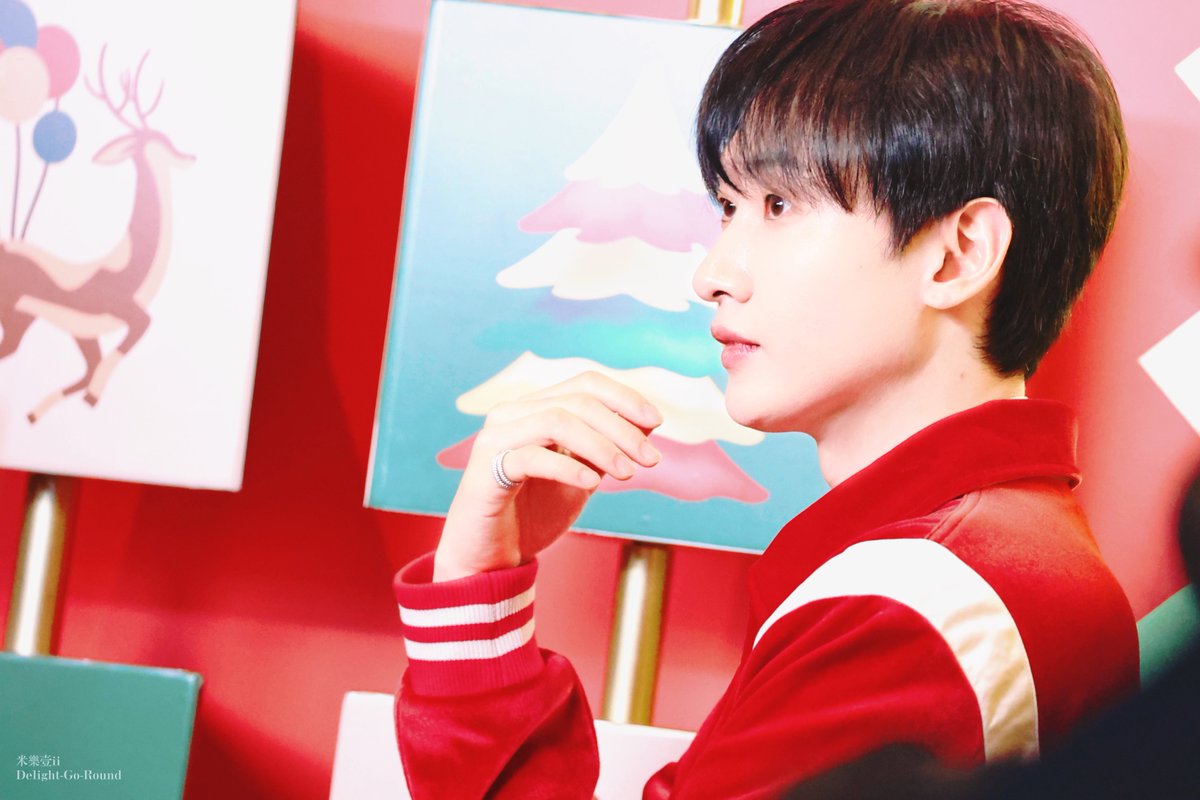 imqqqii17's tweet photo. 🎅🏻🎄𝗠𝗲𝗿𝗿𝘆 𝗖𝗵𝗿𝗶𝘀𝘁𝗺𝗮𝘀圣诞树🎅🏻
#Delight_Go_Round
#SuperJuniorDNE
#SUPERJUNIOR 
#슈퍼주니어 
#EUNHYUK 
 #银赫 
#李赫宰 
#은혁 
#이혁재 
#ウニョク https://t.co/K2MlAW9fIx