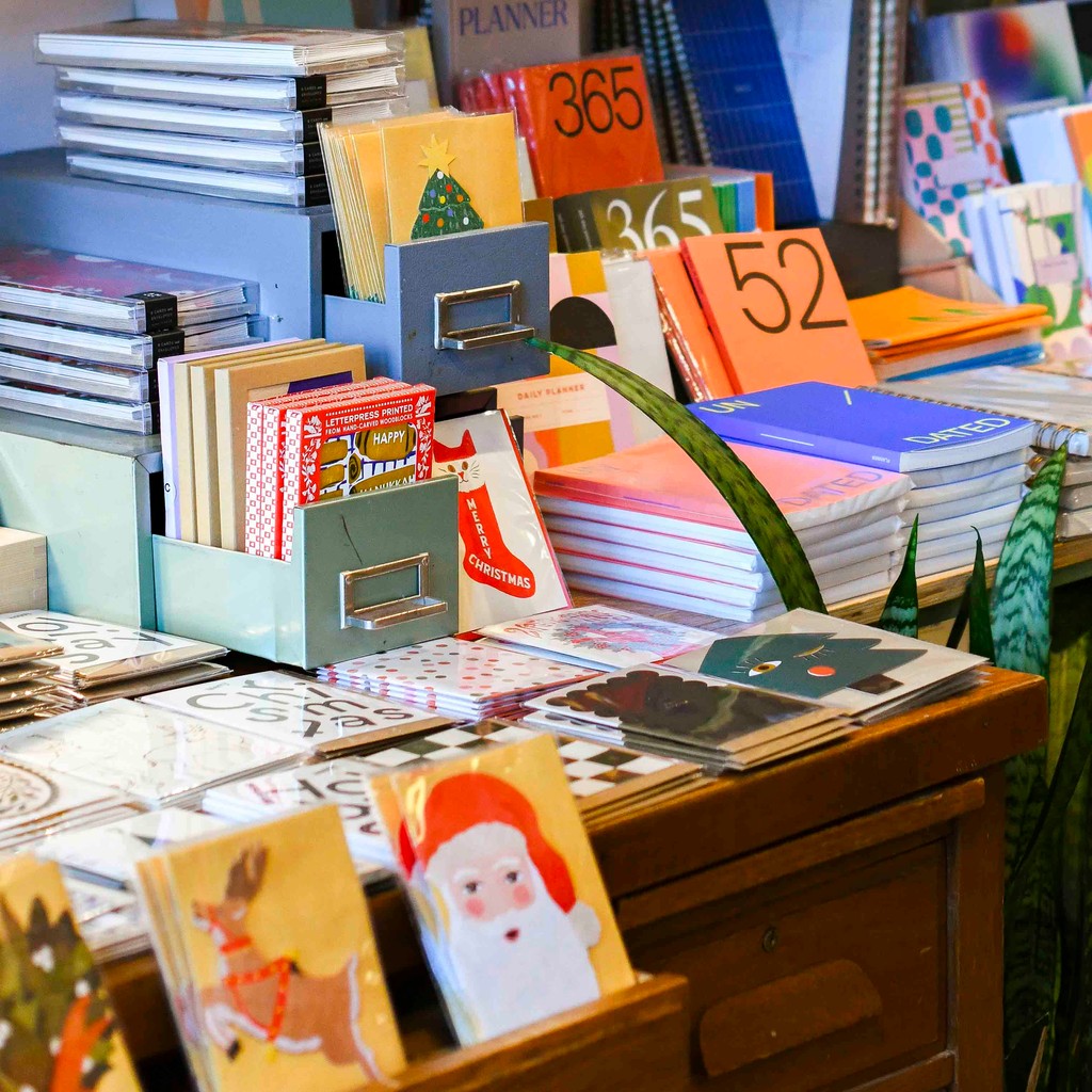 Happy Christmas Eve! We're open 10-2 today for any last minute holiday shopping 📝💛