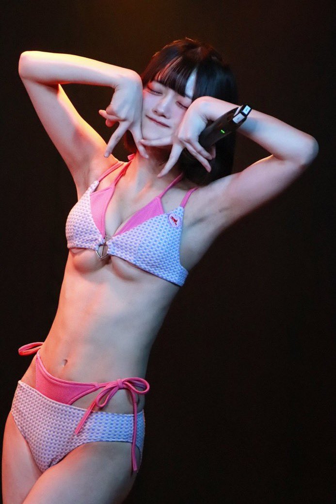 貼り合いしよっ💕負けたら披露してもらうから💕 #貼り合い