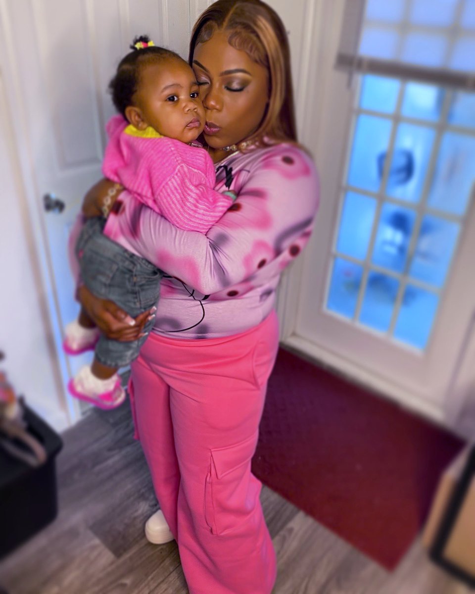 _OriginalSteez's tweet photo. ♾️💘 #girlmom https://t.co/AEz3lE3pQs