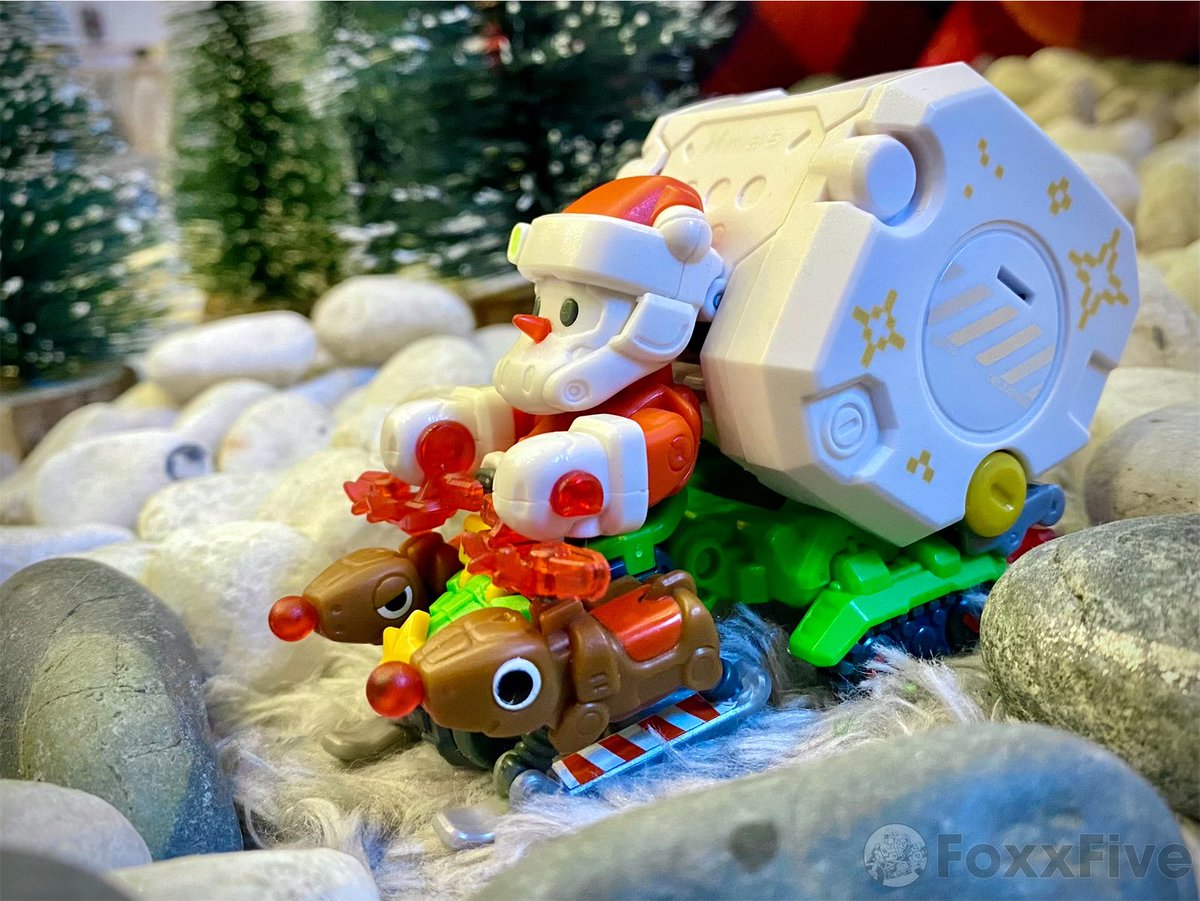 foxracingfive's tweet photo. Merry Christmas one and all! 🎄🎁 @52ToysBeastBox #52toys #fantasybox #beastbox #ビーストボックス #santa #christmas #xmas https://t.co/0C9bssye6r