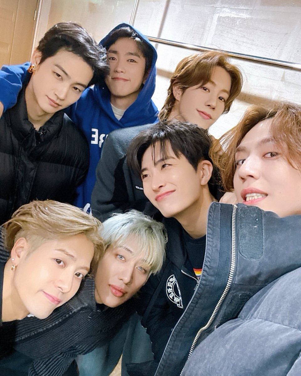 pllearnn's tweet image. ปีนี้มันพิเศษมากๆๆๆ จริงๆๆๆ กี่ปีแล้วที่ไม่ได้เห็นภาพนี้🐥💚 May you have the best Christmas💚🌲☃️
#Got7Comeback
#WINTER_HEPTAGON