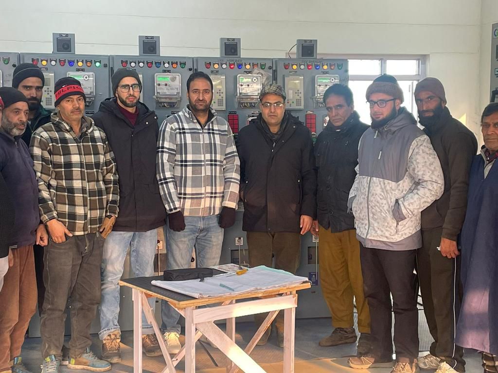 Successful commissioning of aditional 6.3MVA Power transformer at 33/11 KV- Rec Stn Noorpora #TRAL using existing resources without any financial implications.A step towards addressing frequent overloading issues and system constraints in winters.