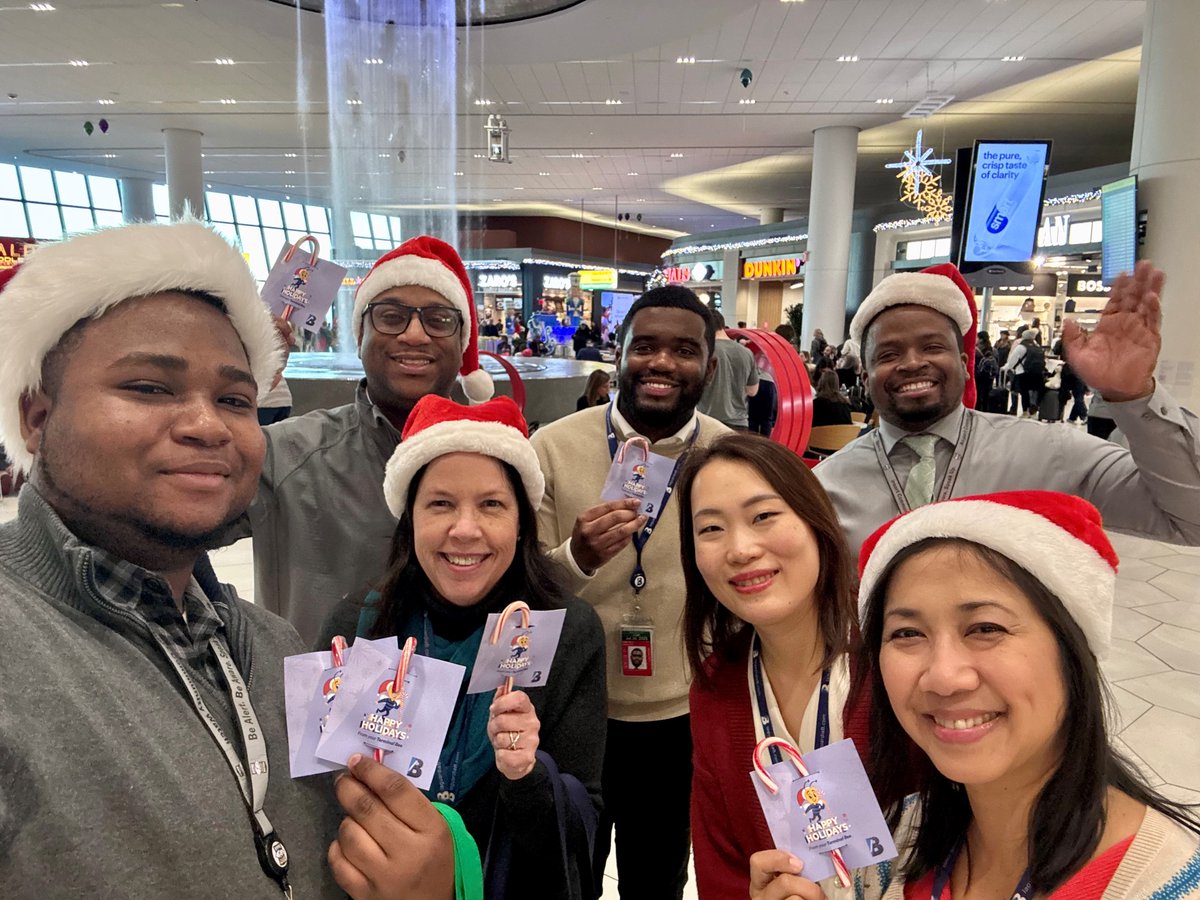 terminalBLGA's tweet photo. We've 'sleighed' this year's Terminal B Candy Cane tour.... #HolidayCheer #NYC https://t.co/Fkyg8RVgCc