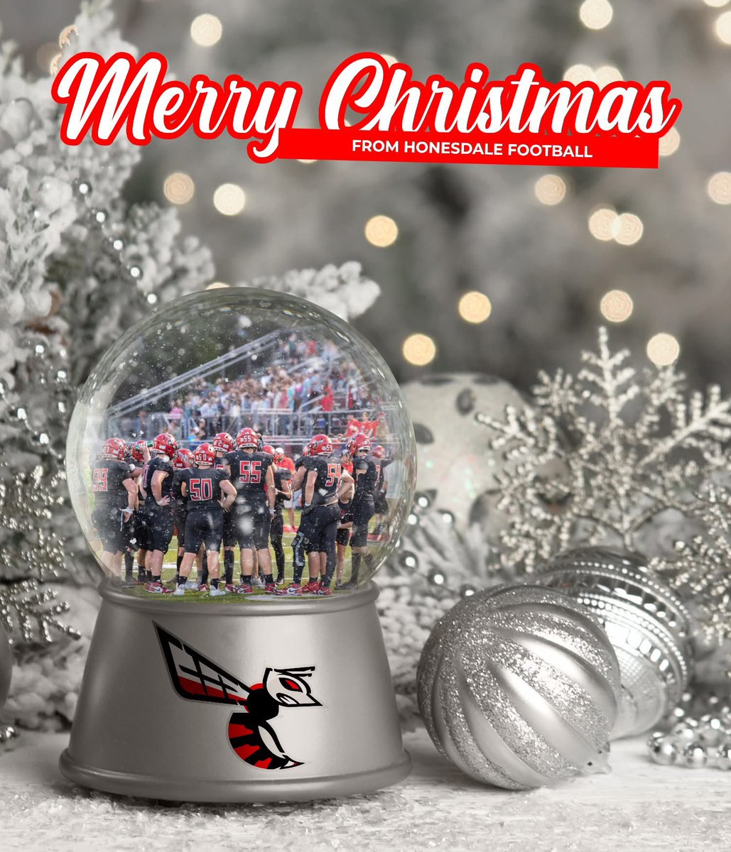 Merry Christmas from the Honesdale Football Program 🔴⚫️🏈🎄
We wish you all a safe and enjoyable Christmas and a prosperous and happy New Year!

#SWARMtogether