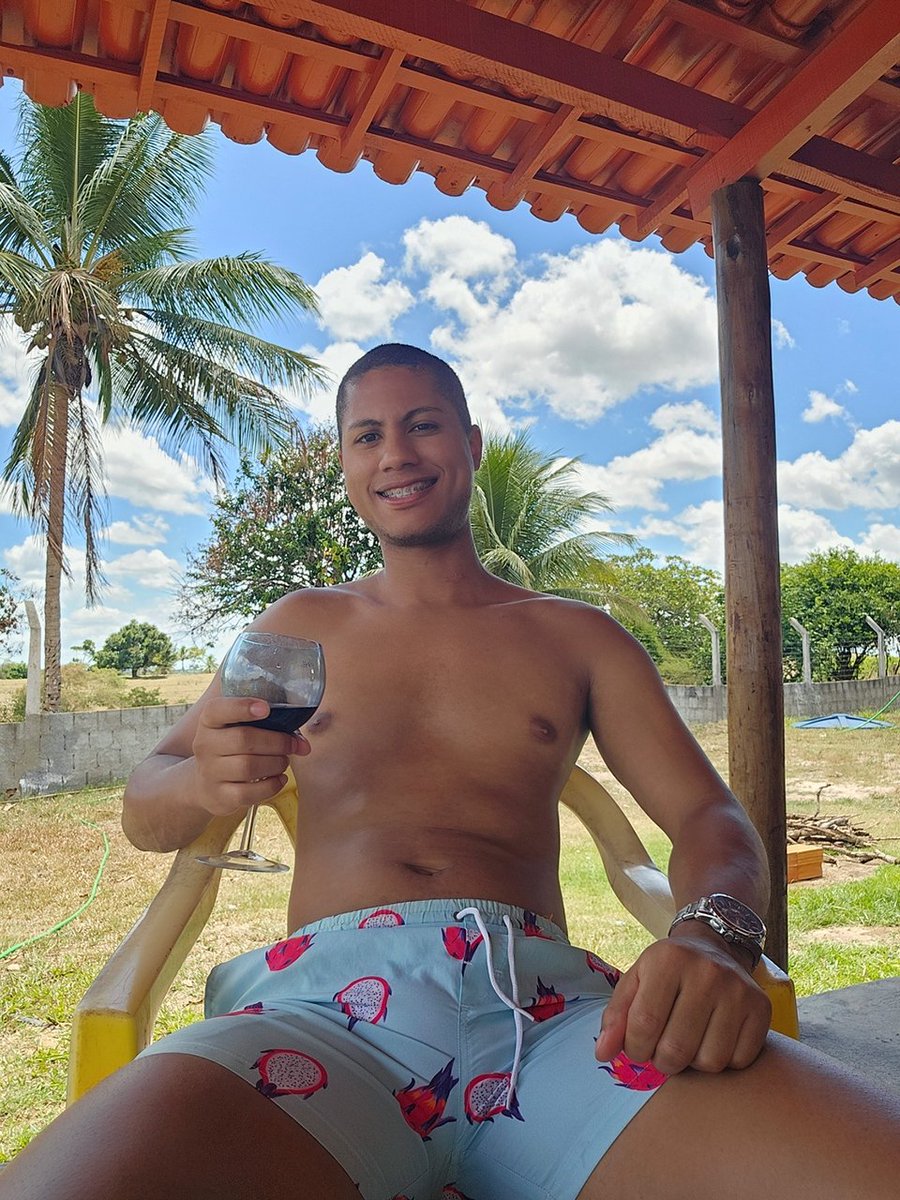 badboyyyyyyyyy3's tweet photo. 🍷🔥 https://t.co/zzjJN9anra