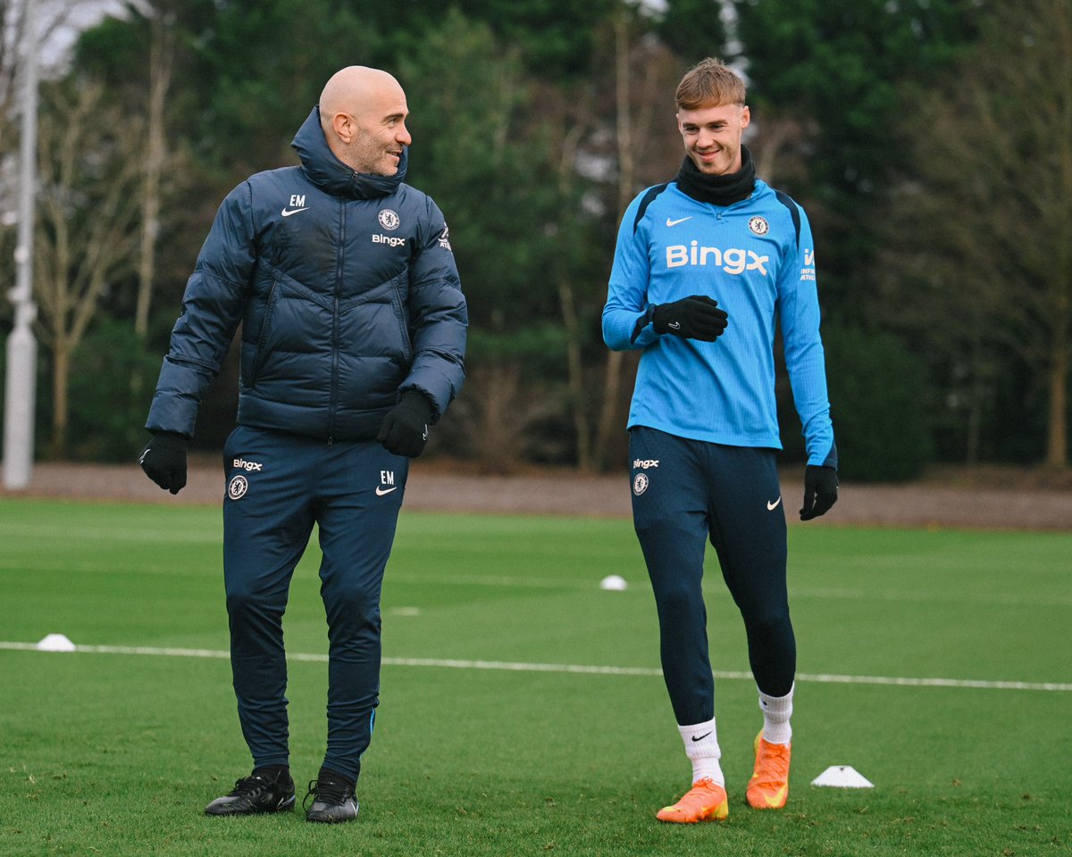 ChelseaFC's tweet photo. 🤝🔵 https://t.co/N2i2M3YUdI