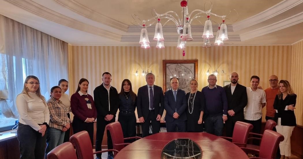 Uni_Elbasanit's tweet photo. Prof. dr. Skender Topi met with University of Foggia's rector Lorenzo Lo Muzio &amp; vice-rectors Mariantonietta Fiore &amp; Donatella Curtotti 🤝. The meeting strengthened their successful collaboration with joint projects, academic exchanges, &amp; research advancements.
@unifg https://t.co/6QEvVlBNJ2