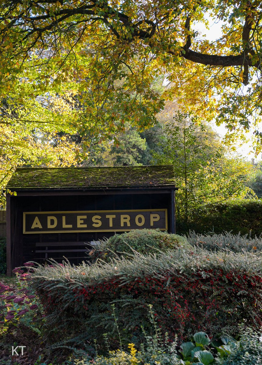 K8Carine's tweet photo. @DailyPicTheme2 Although the railway station – made famous in the poem by Edward Thomas – is long gone, its sign remains in the Cotswold village of Adlestrop.
#DailyPictureTheme
#Village
#Adlestrop https://t.co/D3AphQ30fh