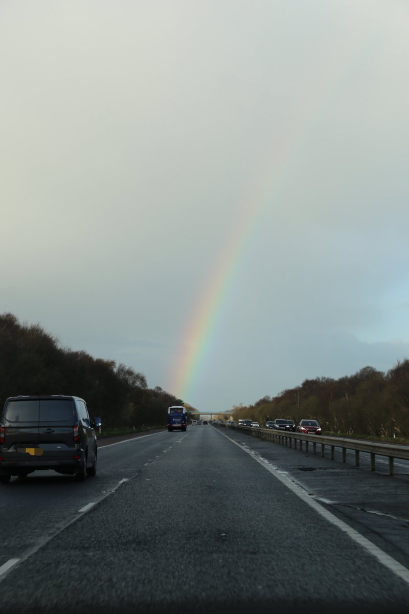 Winter in NI might be chilly, but there’s so much to look forward to! ✨ With its ever-changing weather, you can spot multiple rainbows 🌈 in a single day! Add to that the stunning coastlines, historic landmarks, and festive cheer, and it’s pure magic. #NorthernIreland