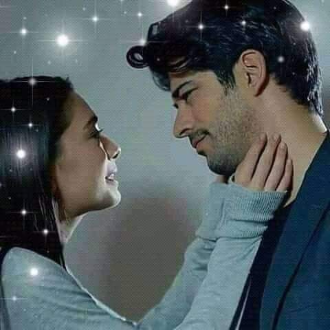 نامت عيونك..والأشواق ترعاكَ
ما للفؤاد أنيس غير ذكراك
خٌذني بِحُلمك وإتركني به زمناً
أقضي الليالي قَرير العين ألقاكَ

مساء المحبة💐