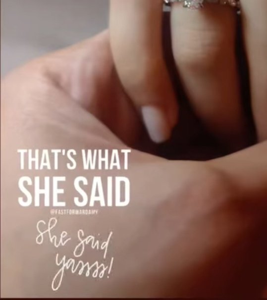 "She said yes" i zengin göstersin diye için she said geçen bütün gif'leri kullanmış abimiz 🤦🏻‍♀️😂 
Cehalet ne güzel şey. #iSaid